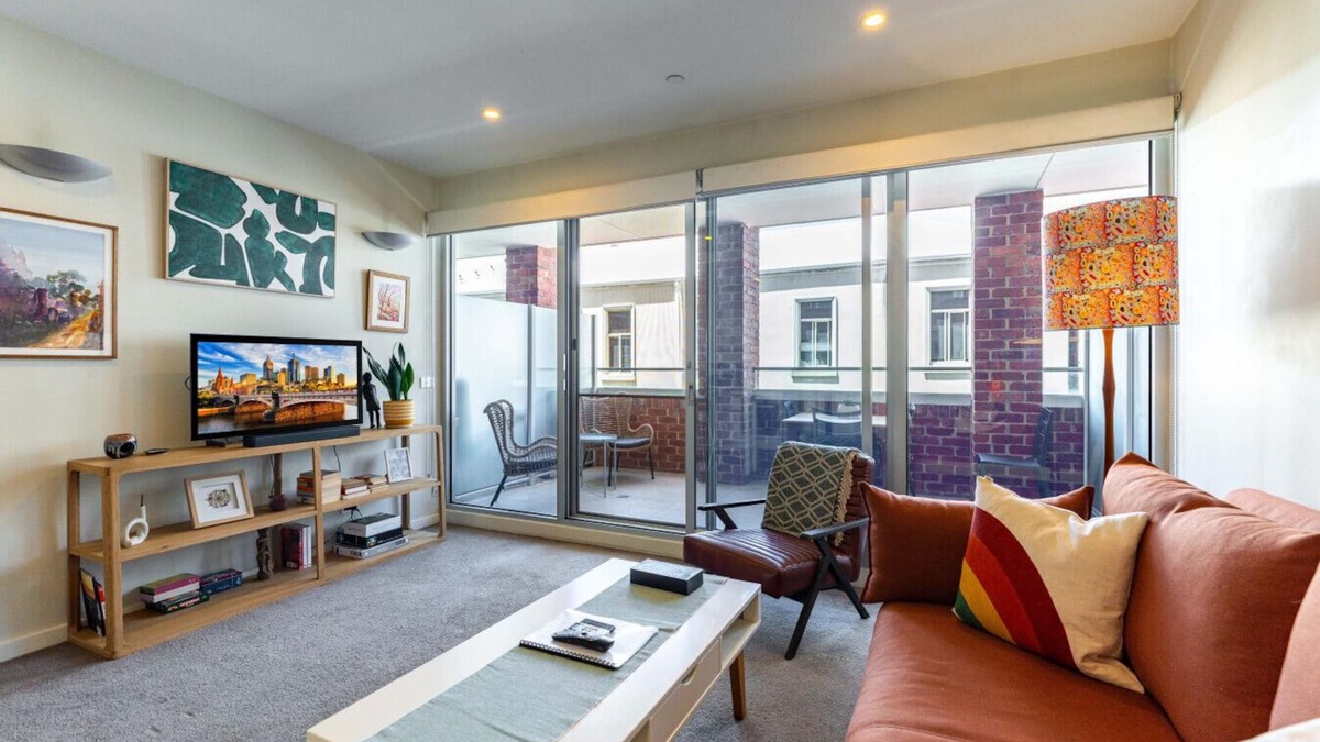 Brunswick Apartment | Book Now For Term Holidays - AC/Free Parking