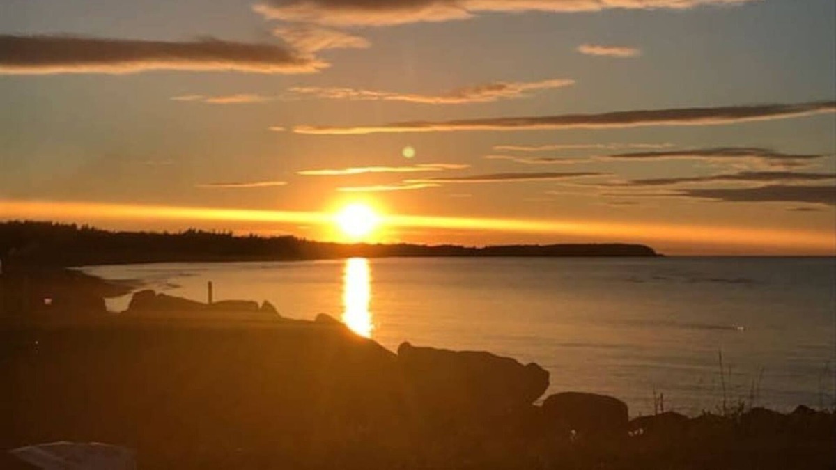 Beaubassin East House | Book Now. Ocean front getaway cottage/house near Cap-Pelé