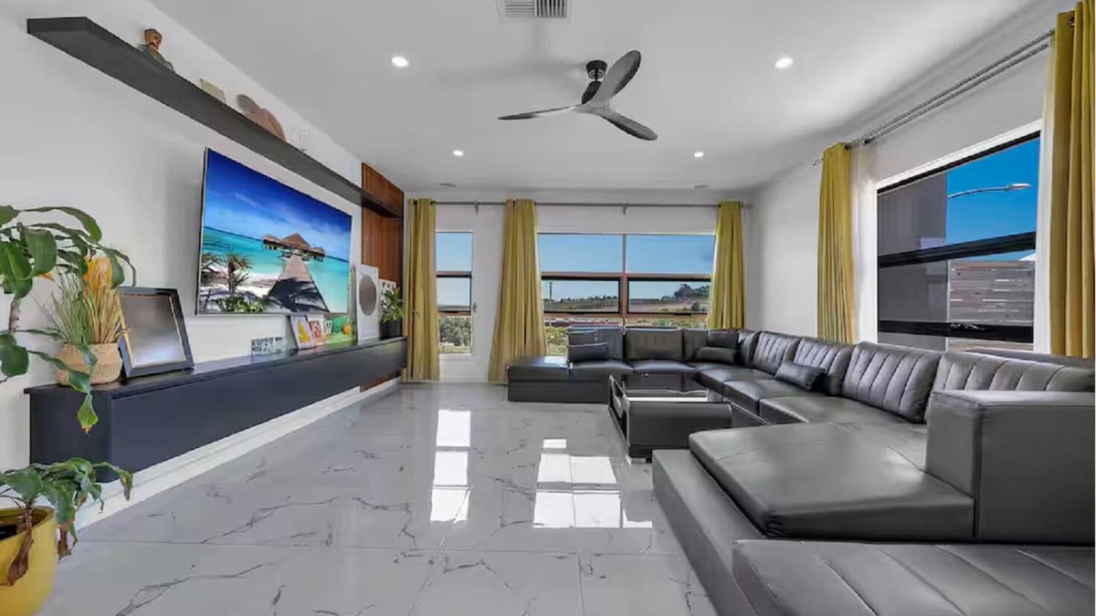 Highton House | Book Private room/Entire house in Wandana Heights