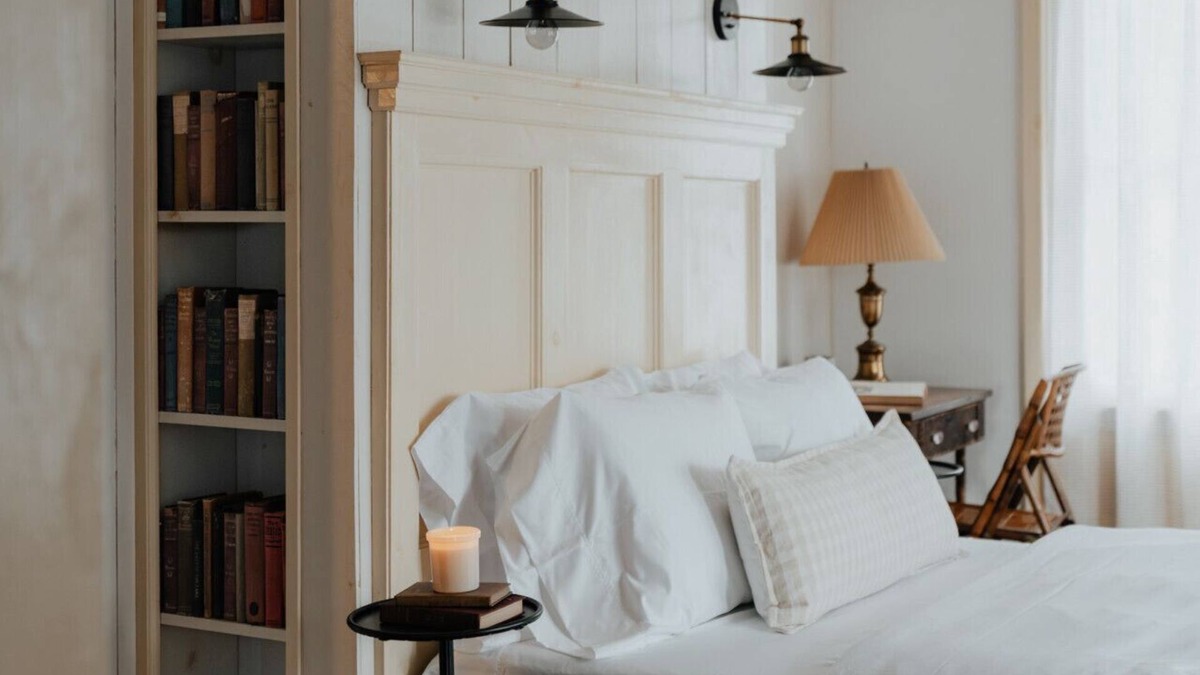 Hobart Hotel | Book Village Inn -Dickinson Room