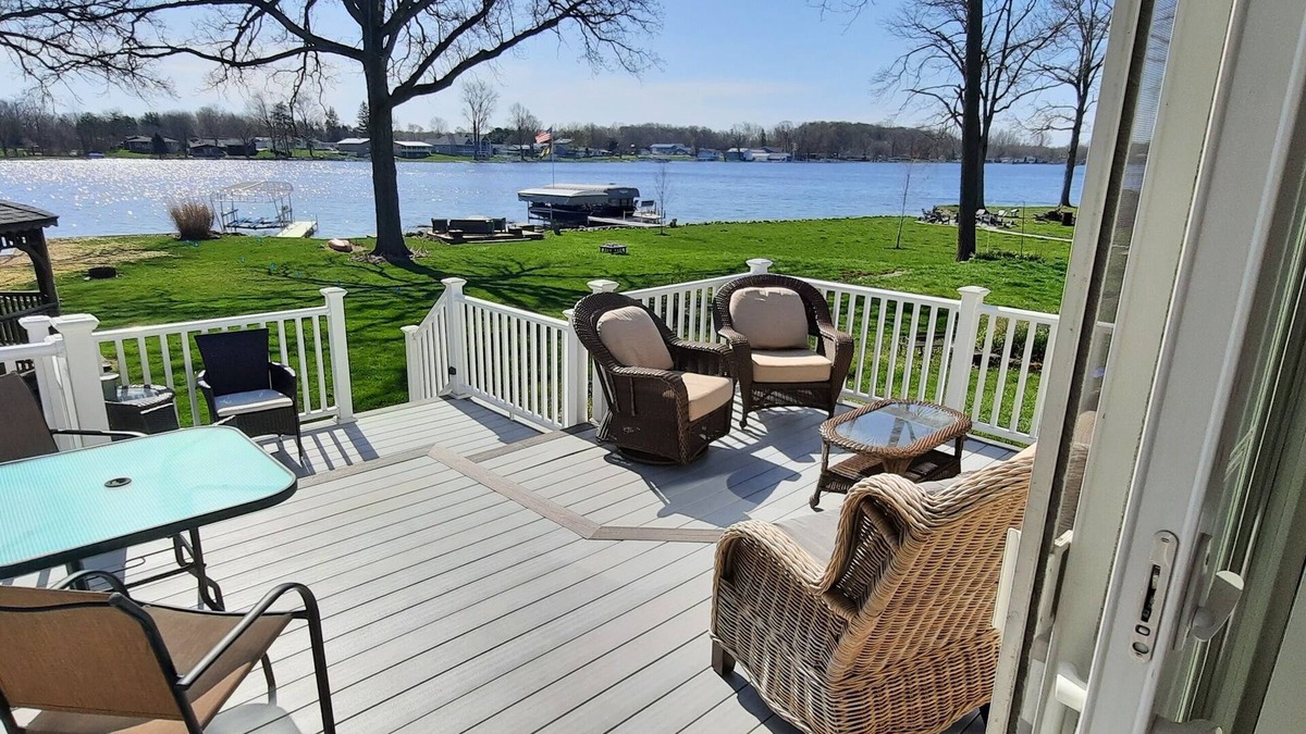 Coldwater House | Book your 2025 Lake Front Vacation Now! -Pontoon for rent-