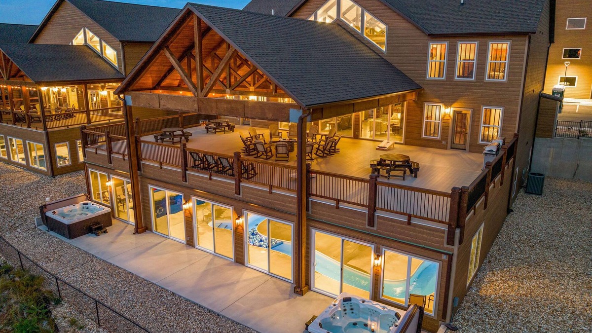 Kimberling City Cabin | Book Your Dream Vacation at Lazy River Retreat!