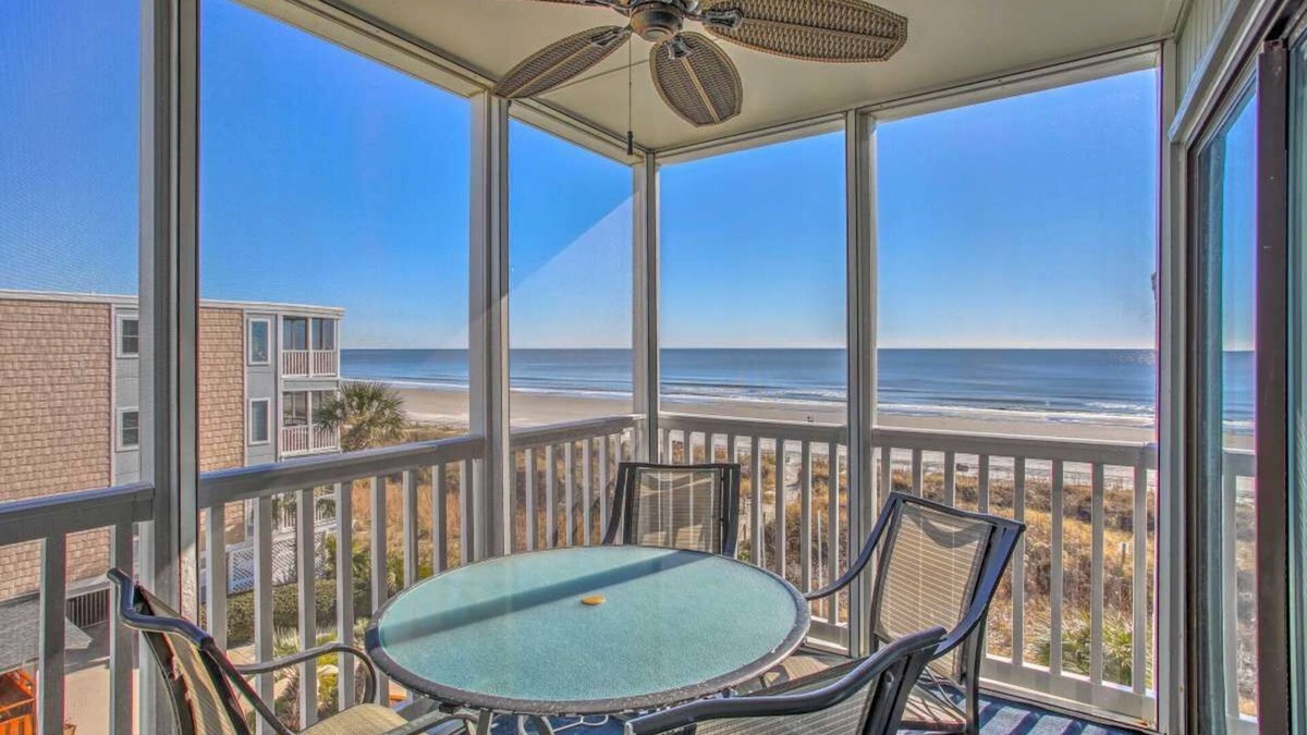 Crescent Beach Condo | BOOK YOUR SLICE OF PARADISE NOW!