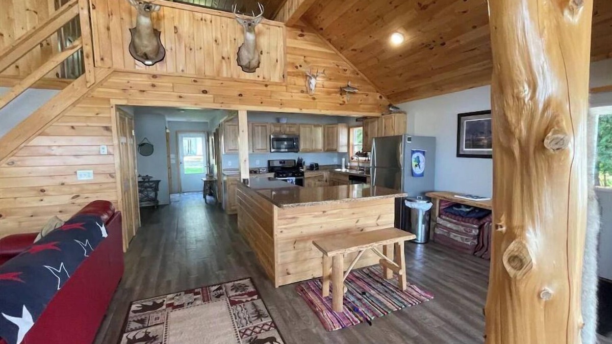 Le Roy Cottage | Book your vacation getaway!