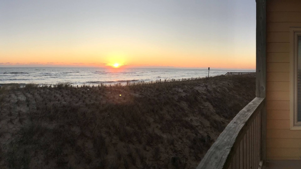 Kill Devil Hills Condo | ⭐️⭐️⭐️⭐️⭐️Booking 2025! Beautiful, modern condo on the beach. ⭐️⭐️⭐️⭐️⭐️