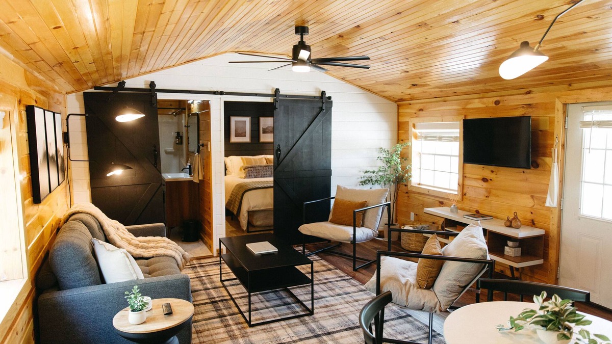 Pine Ridge Cabin | Boone's Bluff RRG- HUMBLE COZY STAY w/Firepit