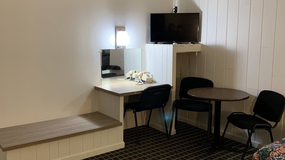Middlesboro Hotel | Boone Trail Inn