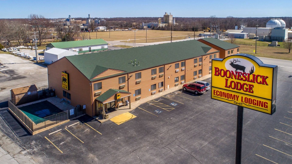 Neosho Hotel | Booneslick Lodge of Neosho