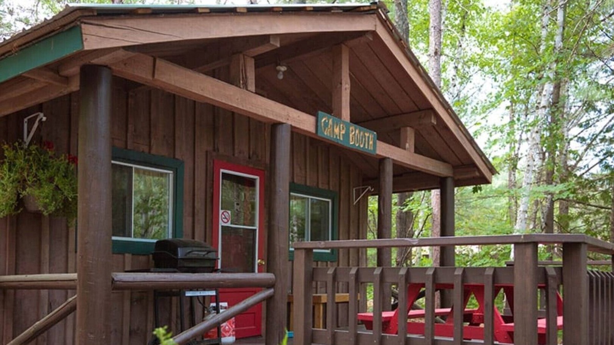 Papineau-Cameron Cottage | Booth Cottage