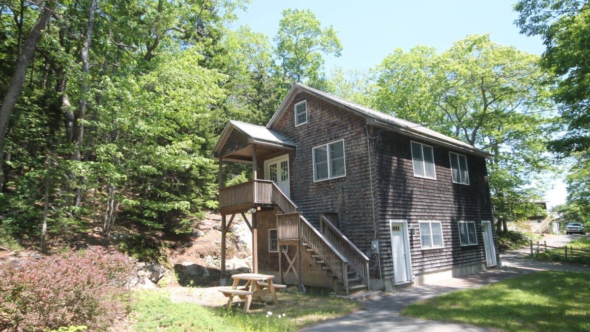 Southport Apartment | Boothbay Open Plan 1- Bedroom Apt. Woods & Water. Southport.