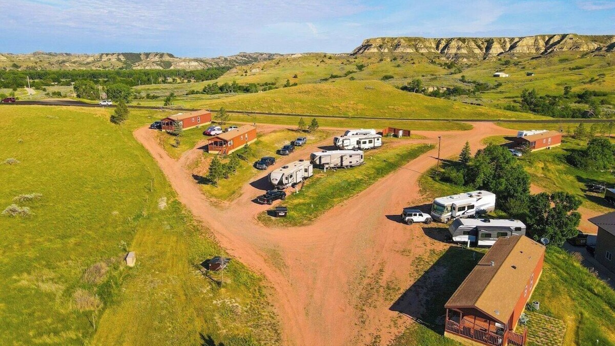 Medora Cabin | Boots Bison Cabin 2 BR 1 B Sleeps 6