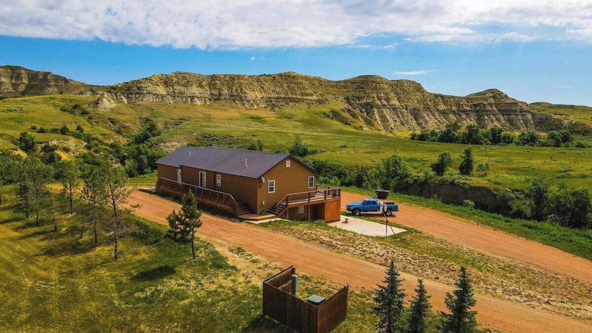 Medora House | Boots House Summary: