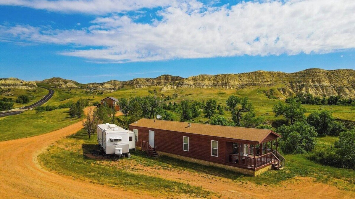 Medora Cabin | Boots Hunter Cabin Medora ND 2 BR 1 B Sleeps 6