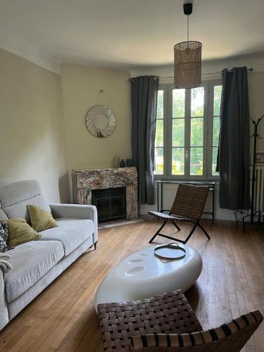Saint-Pryve-Saint-Mesmin Apartment | Bord de l'eau, grand appartement