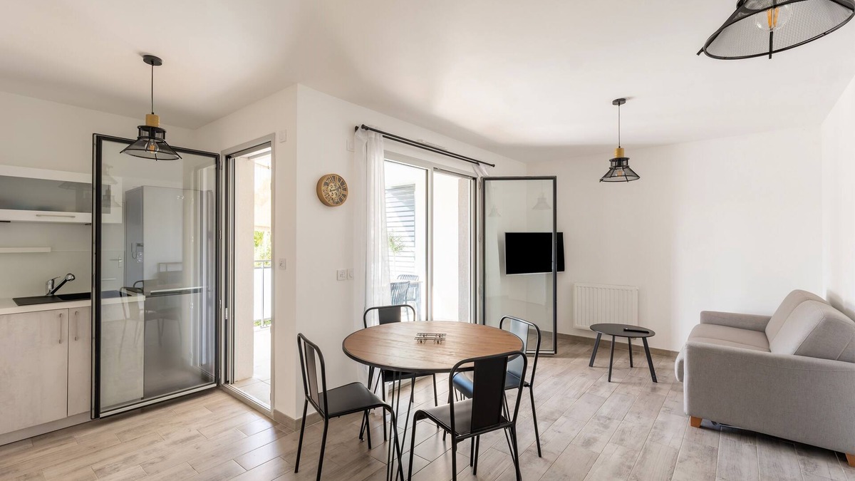 Sainte-Anne Apartment | Borely - One Bedroom Apartment, Sleeps 4