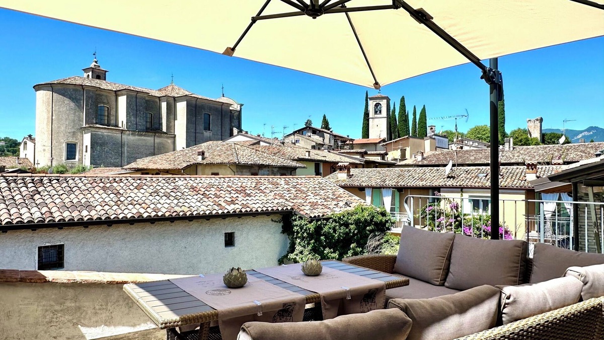 San Felice del Benaco Apartment | Borgo dei Sogni - Luxury Loft at Lake Garda