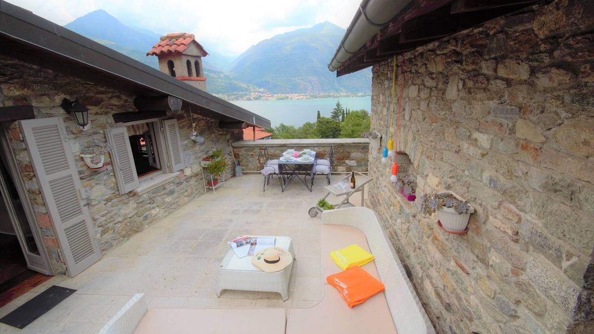 Vignola Apartment | Borgo V - Lake view and private terrace