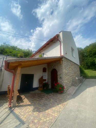 Dedestapolcsany House | Borház