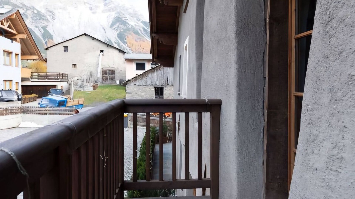Turri Piano Ski Chalet | (Bormio & Livigno) Bear Hutte, quiet and luxury