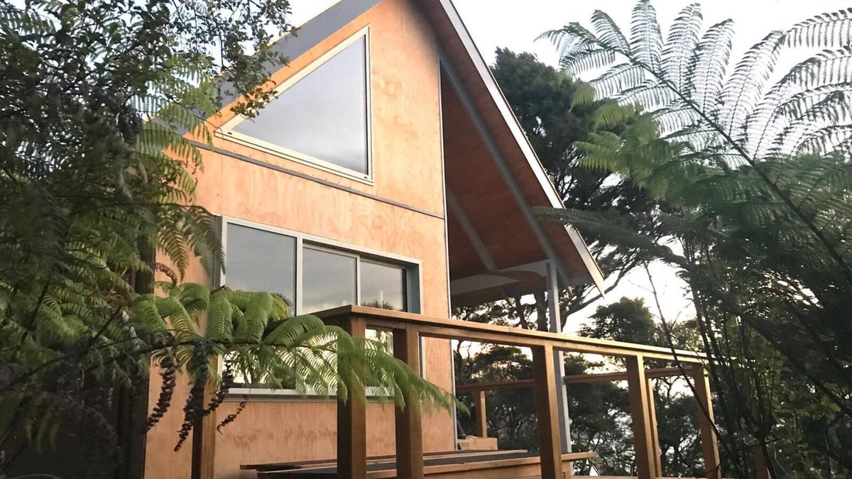Tryphena Ski Chalet | Borneo Bungalow