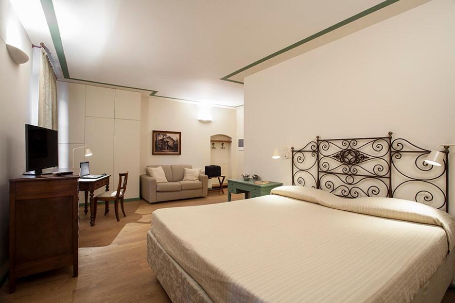 Vimercate Bed & Breakfast | Borromeo Rooms Bed & Living