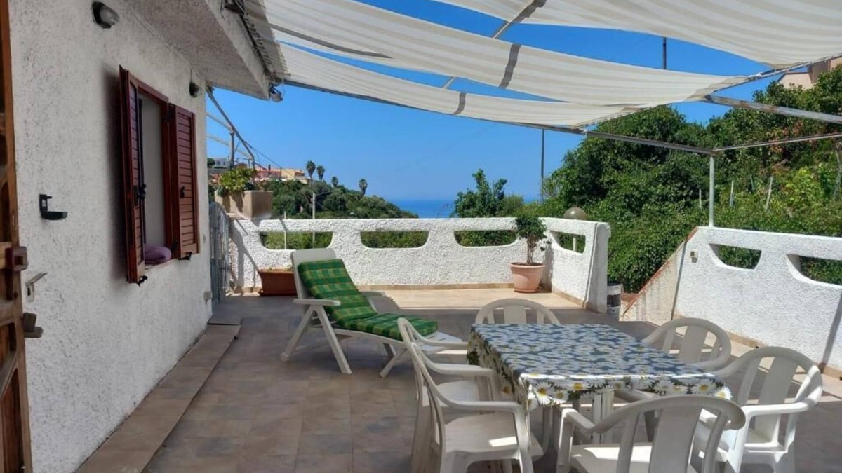 Magomadas Apartment | Bosa Apartment large terrace with a view