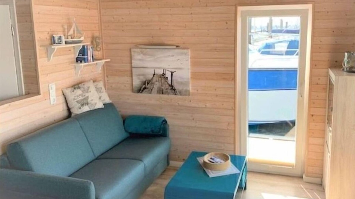Burgstaaken Boat Rental | Bosse" Comfortable holiday residence"