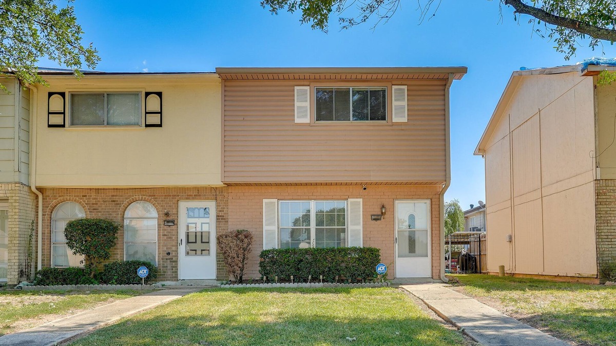 Bossier City House | Bossier City Townhome w/Patio + Outdoor Dining!
