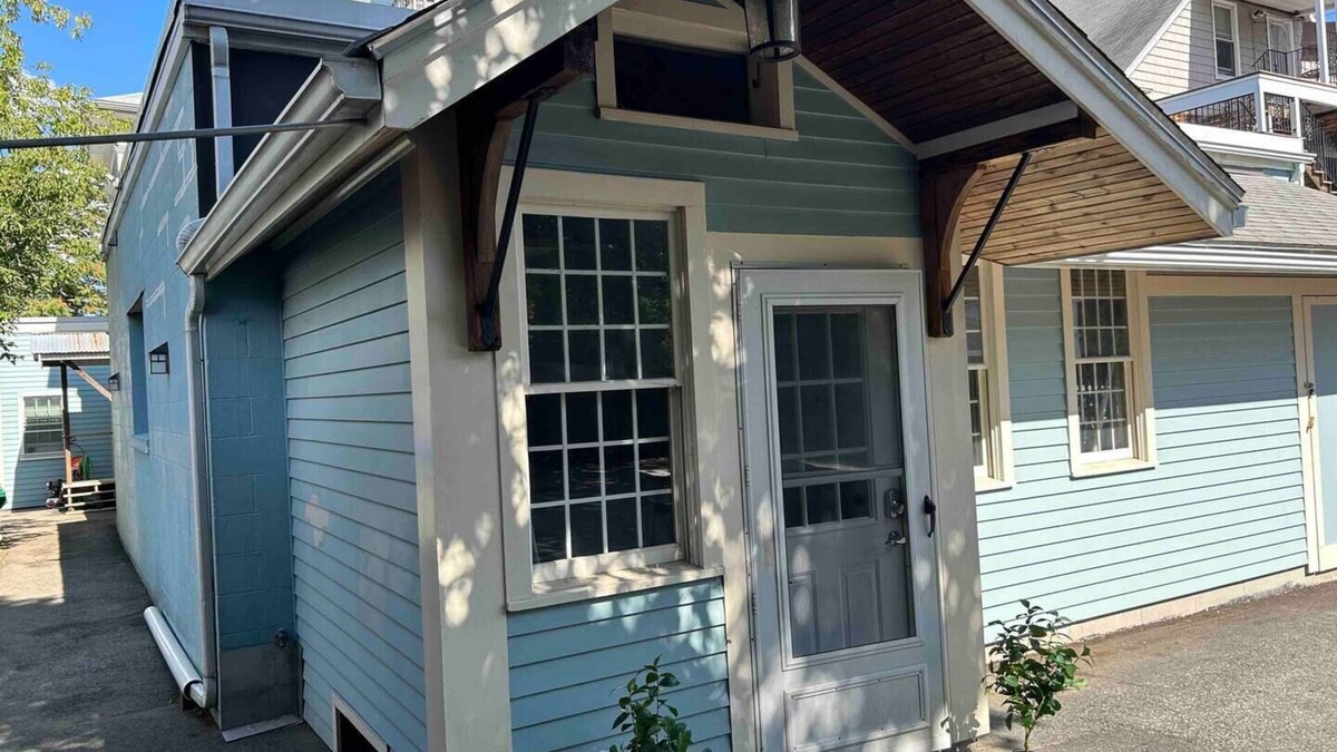 South Medford Apartment | Boston Getaway close to Tufts and Transport