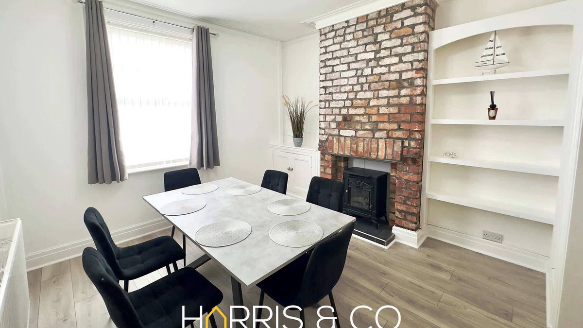 Fleetwood House | Bosun's Bay Summary: