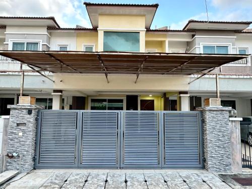 Ipoh House | Botani Luxury Homestay