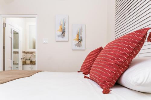 Molynes Gardens Apartment | Botanic Bliss Living in Kingston