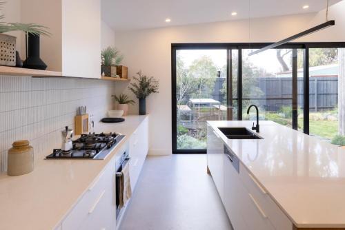 Kyneton House | Botanica House - Your Kyneton Oasis