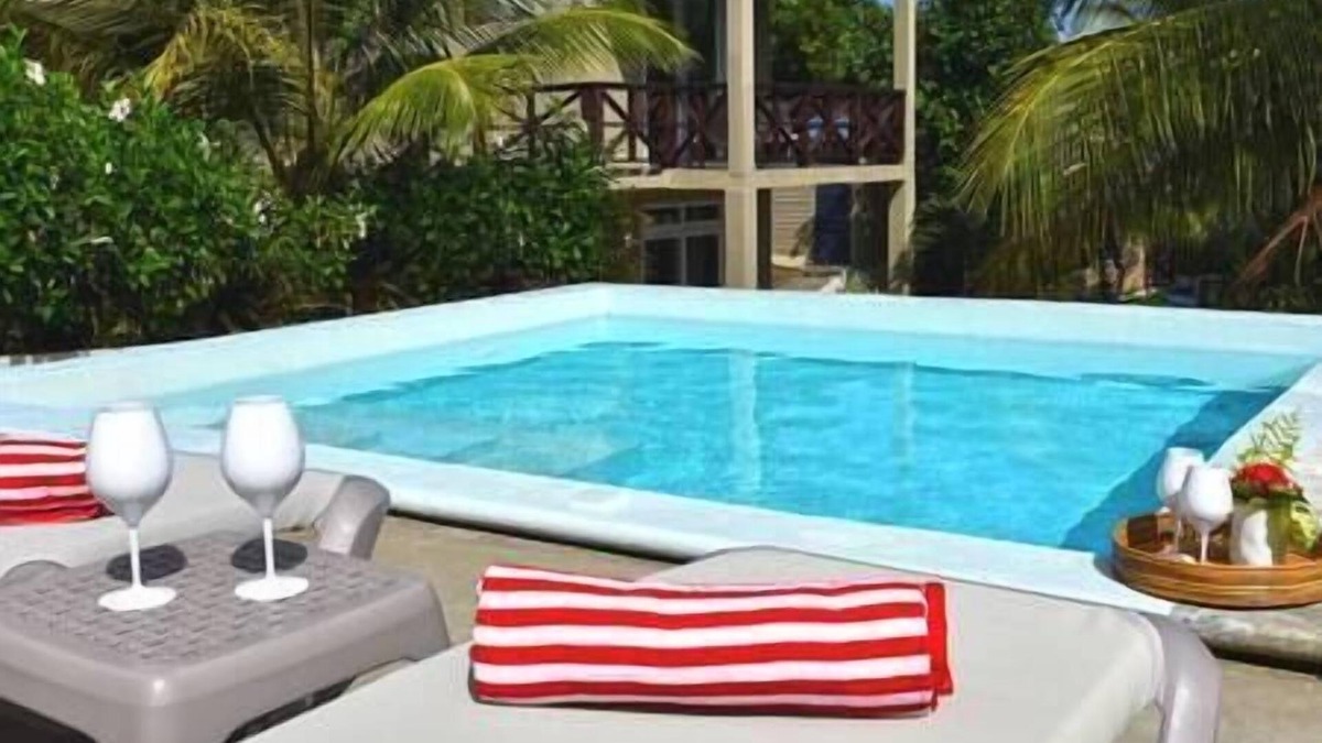 Calibishie Apartment | Bougainvillea Garden Caribbean suite with pool
