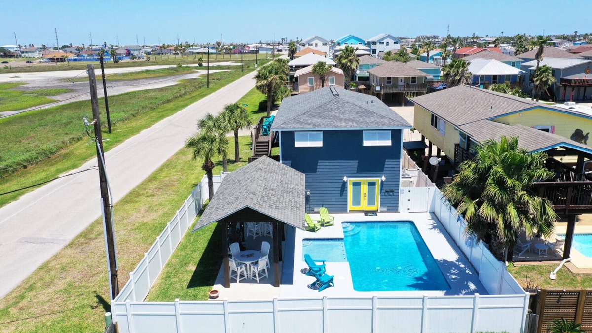 Leeward Sands House | Boujee Pelican by AvantStay | Pool+Game Room+Views