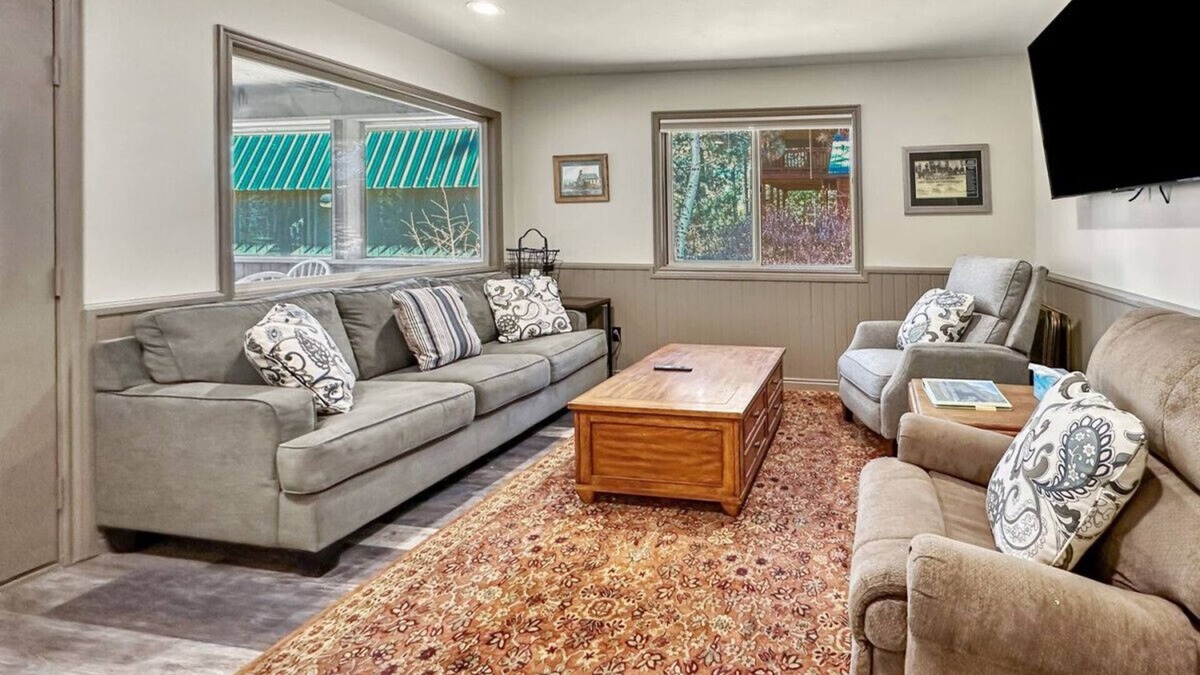 Tamarack Resort Apartment | Boulder Creek Bungalow