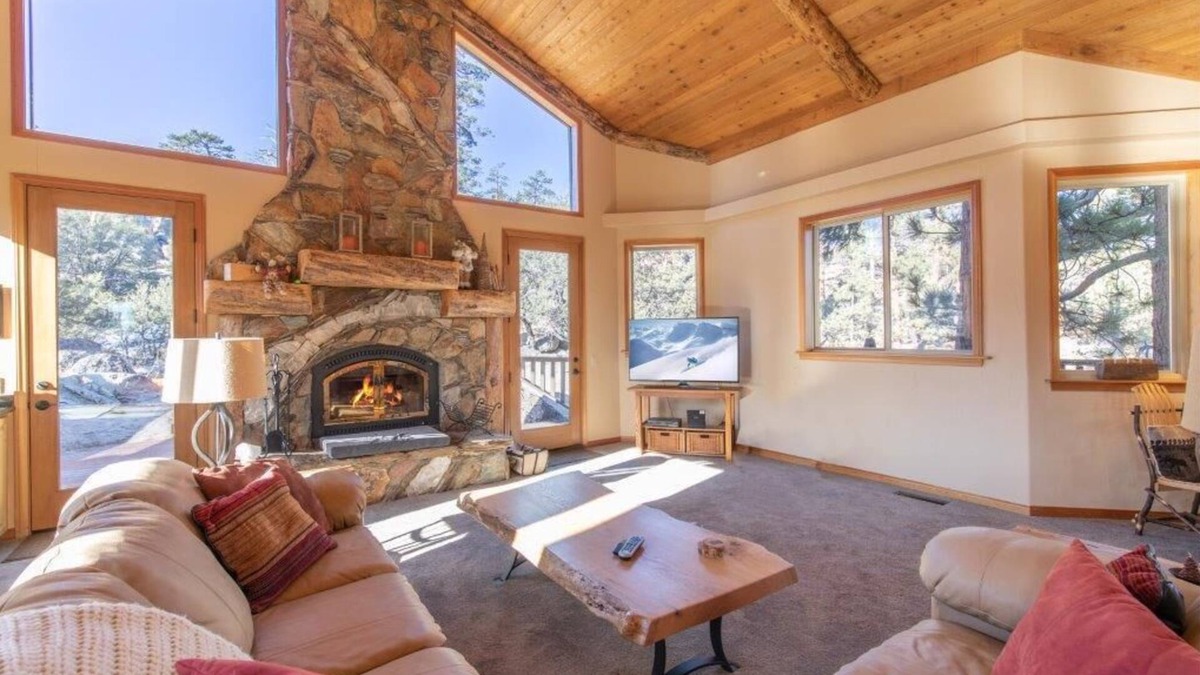 Eagle Mountain Estates House | Boulder Estate. 3 Story Home, Game room, Great Hot Tub with Stunning Views