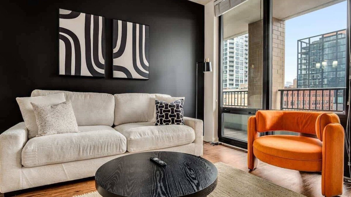 Near North Side Apartment | Boulevard Stays 5 mins to Riverwalk & Mag Mile 03