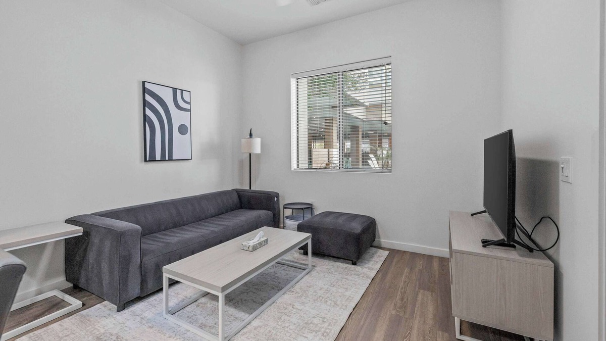Tempe Apartment | Boulevard Stays Modern Tempe 1BR ASU Pool, Gym 03