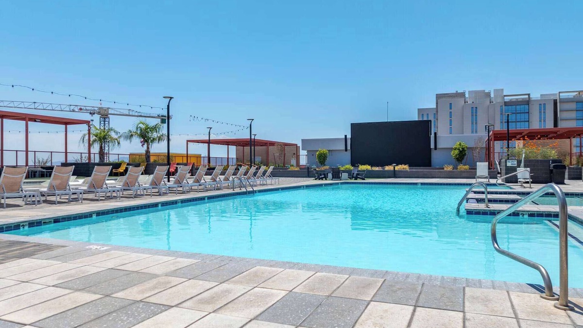 Tempe Apartment | Boulevard Stays Modern Tempe 1BR ASU Pool, Gym 14