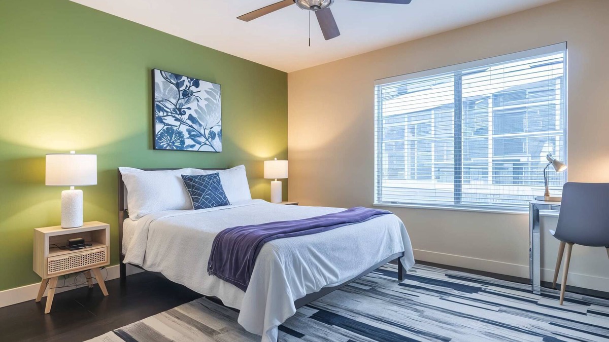 Riverside Apartment | Boulevard Stays Relaxed King Suite Near Downtown Pool & Gym Access
