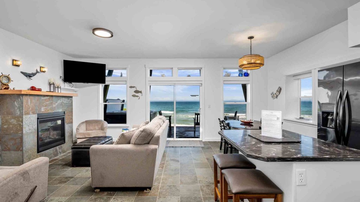 Lincoln Beach House | Boundless Ocean Views From Home and Hot Tub, Pet Friendly, Private Deck, Fireplace, Steps to Beach