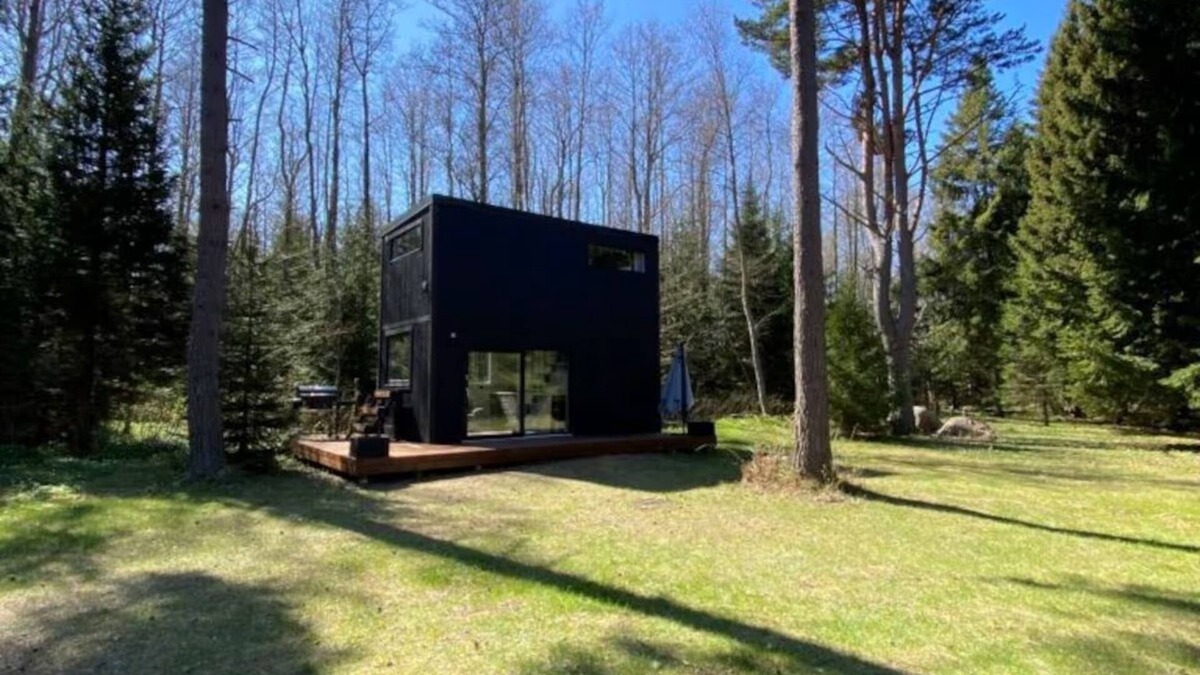 Hiiu House | Bounty Stay- 15min beautiful walk to Hiiumaa's most western point
