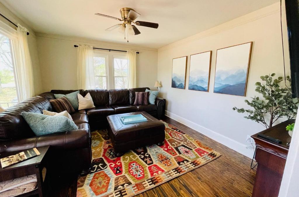 Seneca House | Bountyland Cottage - Lake Keowee - Mountains - Clemson University
