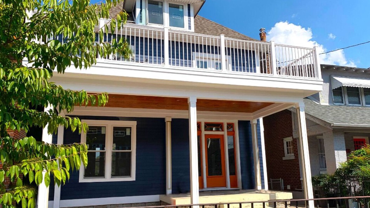 Bonnycastle House | Bourbon Lovers and Bardstown Road - Epic Sky Deck - Sleeps 14+
