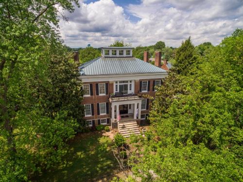 Bardstown Bed & Breakfast | Bourbon Manor Bed & Breakfast Inn