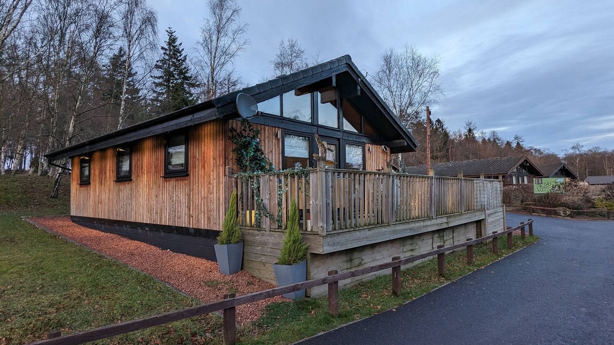 Hallington Cabin | Boutique, 3 bedroom lodge in the heart of Northumberland with private hot tub