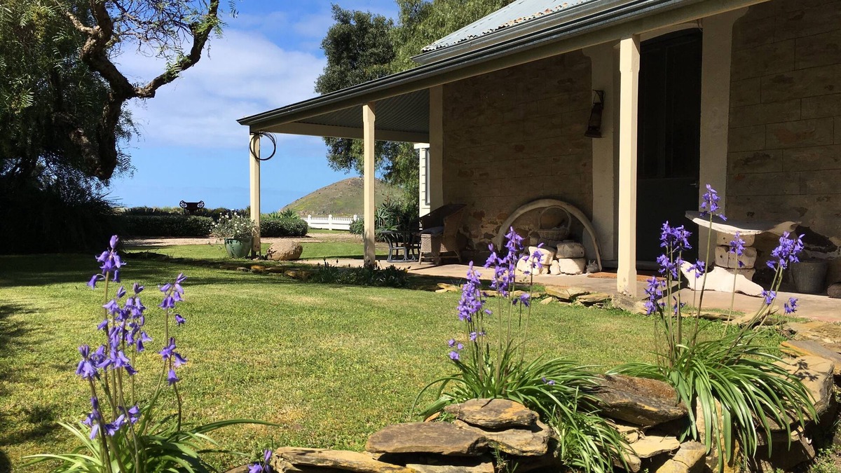 Encounter Bay Cottage | Boutique accommodation in historic beachfront cottage. Self-contained or B&B