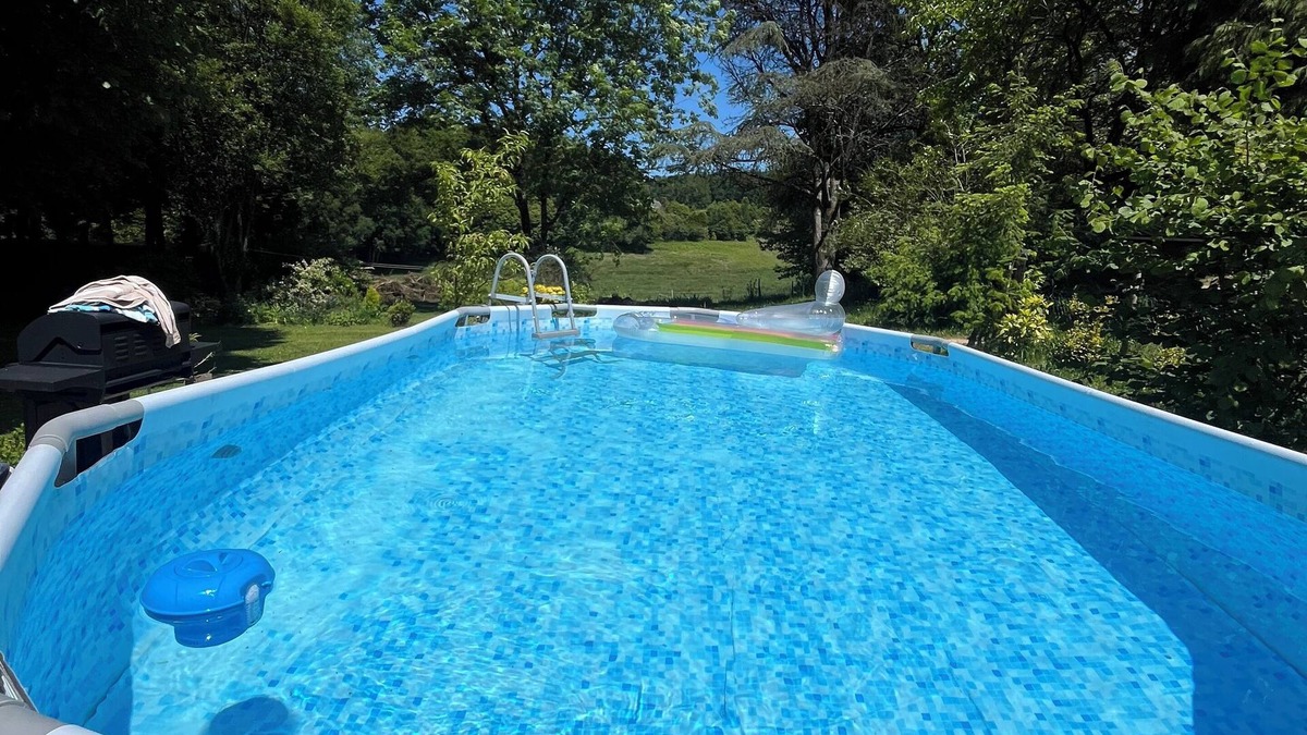 Affieux Bed & Breakfast | Boutique B&B in the French countryside - Bedroom 2 - Great views, rooms & pool!