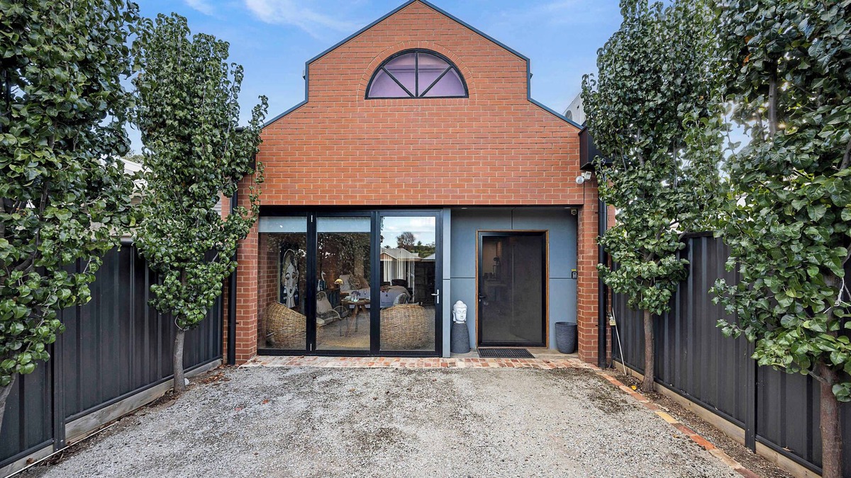 Echuca House | Boutique Barn Summary